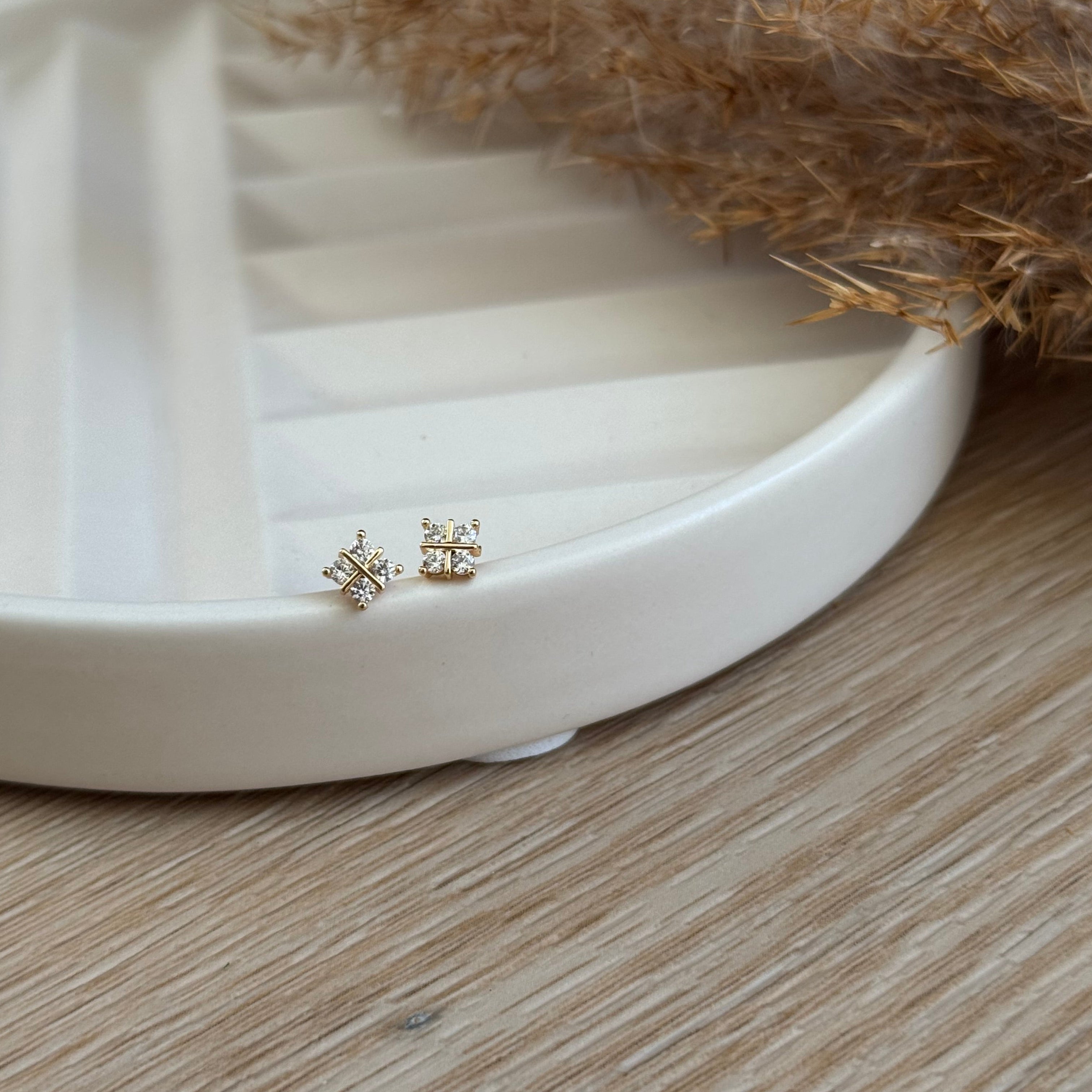 Sparkle Square Stud